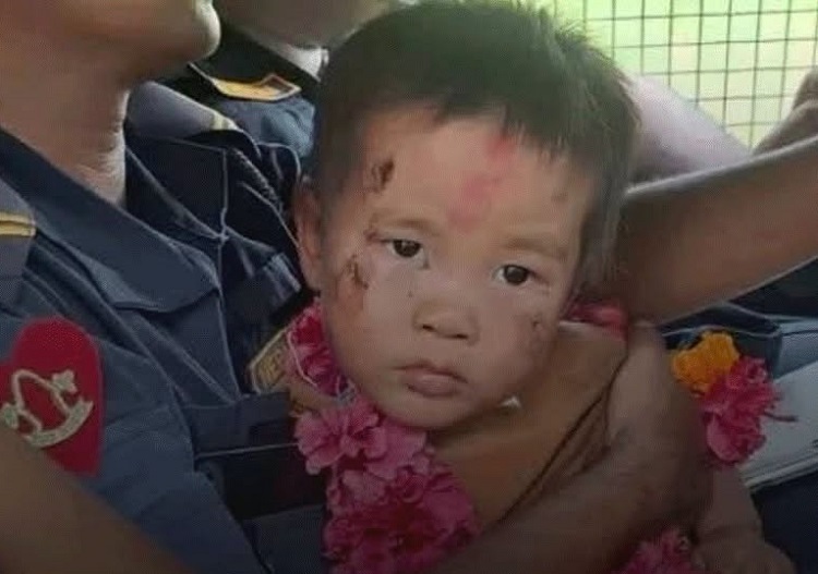 नवलपरासी : हराएकाे तेस्राे दिनमा २ वर्षीय बालककाे जङ्गलबाट सकुशल उद्धार