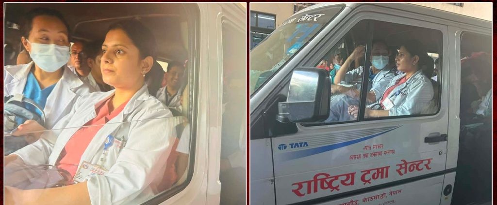 ट्रमा सेन्टरका डाक्टरको टोली बाढी प्रभावित क्षेत्रतर्फ हिँड्यो