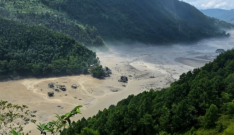 रसुवा बाढी : त्रिशूली नदीले सतर्कता तह पार गर्‍याे