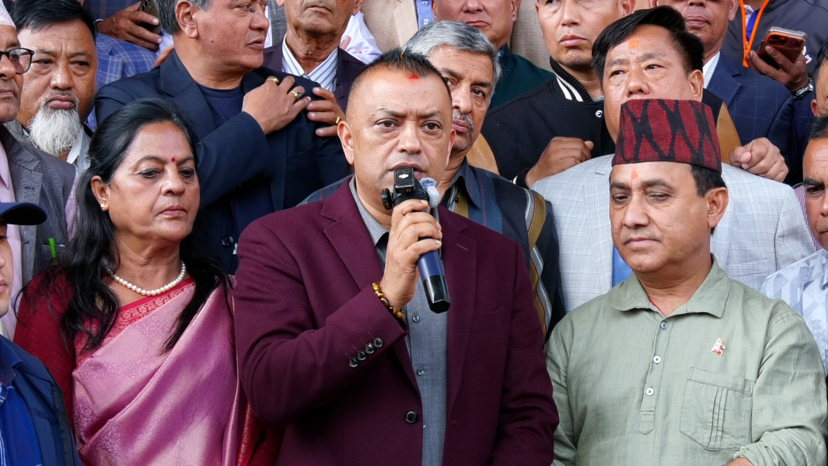 कांग्रेसका नवनिर्वाचित केन्द्रीय पदाधिकारी र सदस्यको शपथ कात्तिक १२ गते